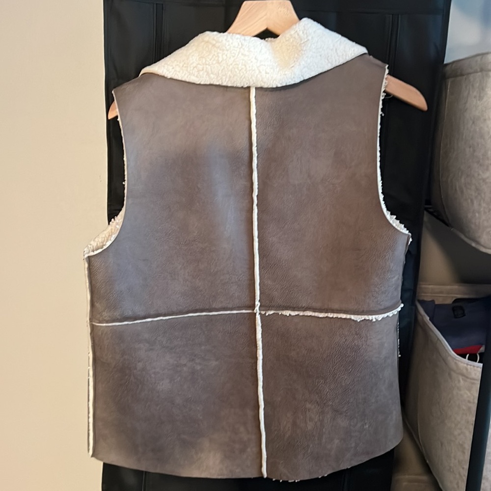 Vest - Picture 2 of 2